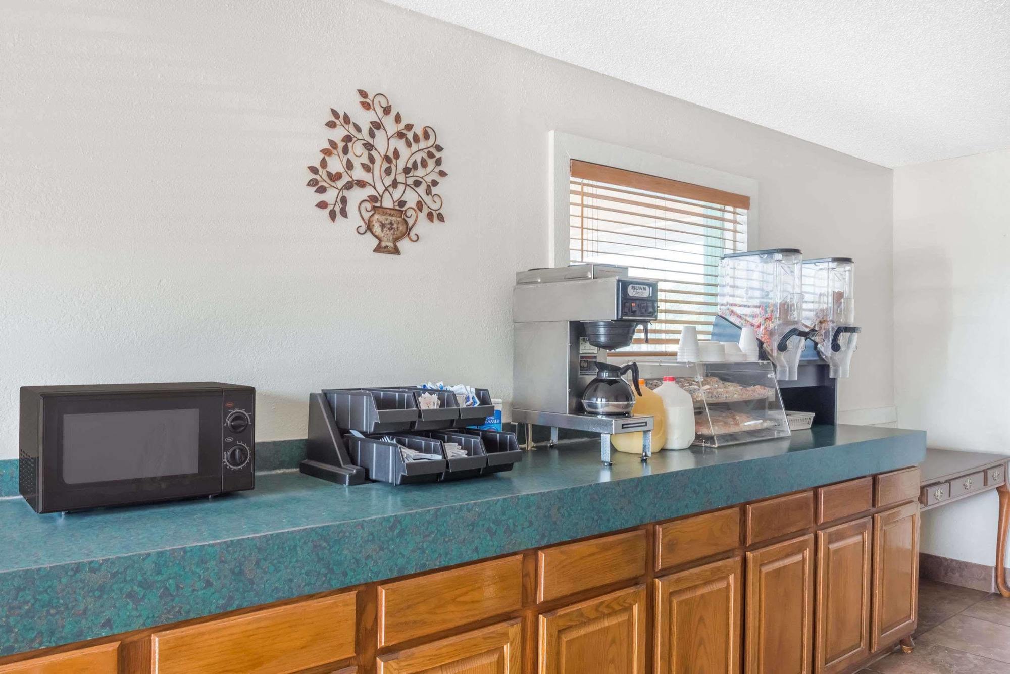 Kansas Inn Independence Екстер'єр фото