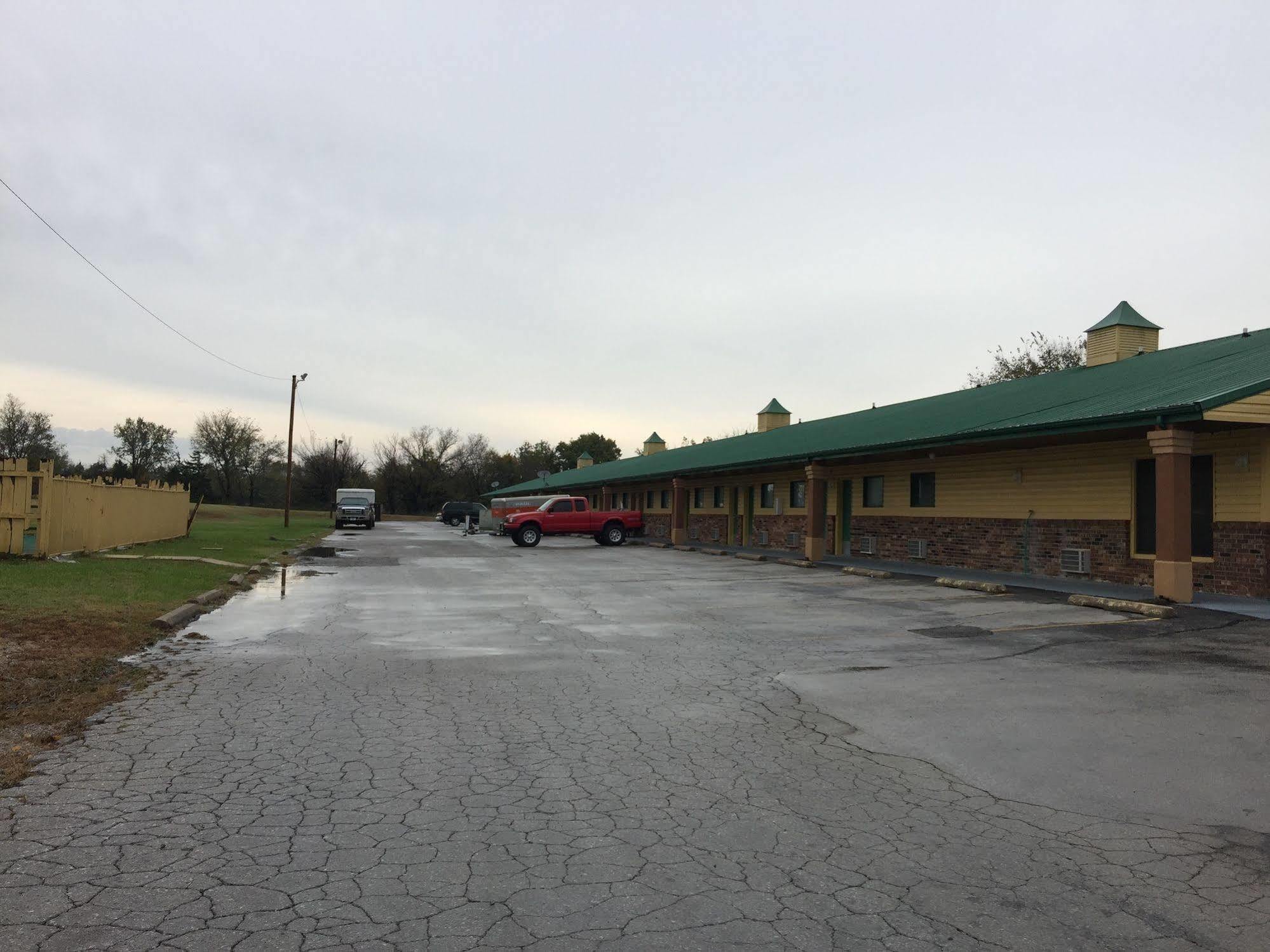 Kansas Inn Independence Екстер'єр фото