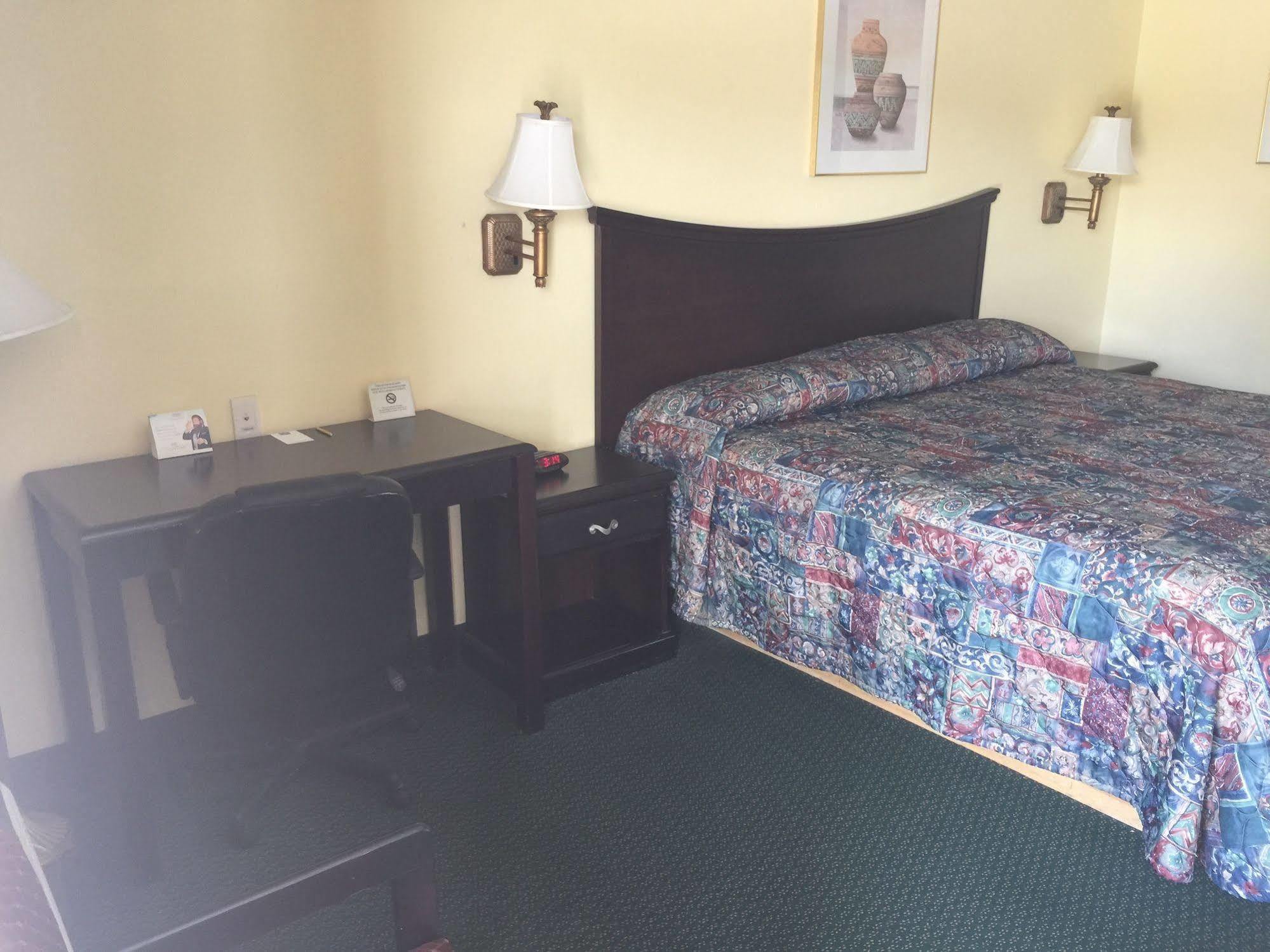 Kansas Inn Independence Екстер'єр фото